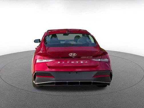 2025 Hyundai ELANTRA SEL