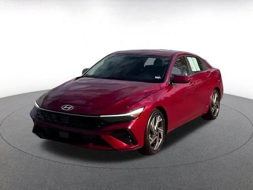 2025 Hyundai ELANTRA SEL