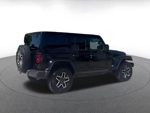 Black Clearcoat 2025 Jeep Wrangler 4-Door Sahara 4x4