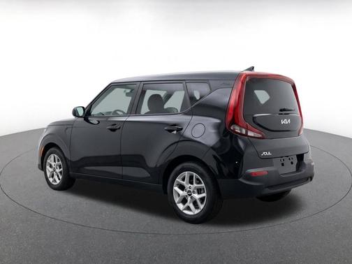 Fusion Black 2025 Kia Soul LX