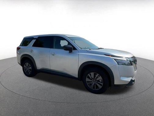 2024 Nissan Pathfinder S FWD
