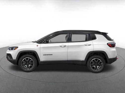 Bright White Clearcoat 2025 Jeep Compass Trailhawk