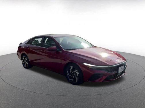2025 Hyundai ELANTRA SEL