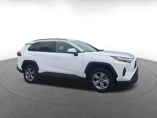 Ice Cap 2025 Toyota RAV4 XLE