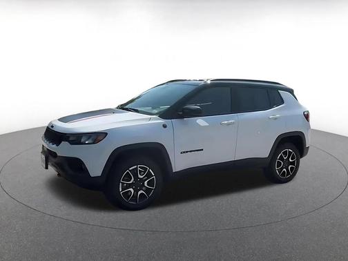 Bright White Clearcoat 2025 Jeep Compass Trailhawk