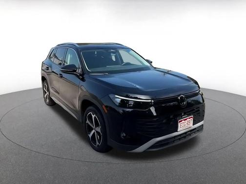 Platinum Gray Metallic 2026 Volkswagen Tiguan 2.0T SE