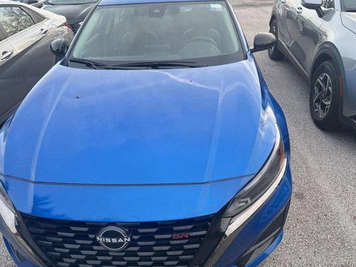 2025 Nissan Altima SR FWD