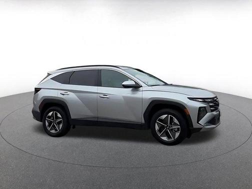 Shimmering Silver 2025 Hyundai TUCSON SEL
