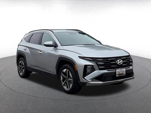 Shimmering Silver 2025 Hyundai TUCSON SEL