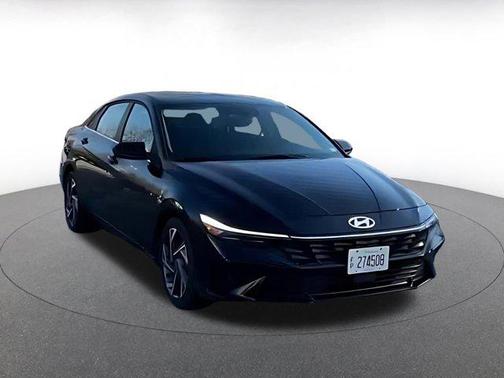 2025 Hyundai ELANTRA SEL