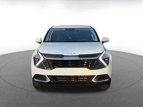 Snow White Pearl 2025 Kia Sportage LX