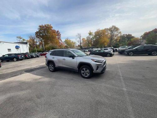 2025 Toyota RAV4 Hybrid LE
