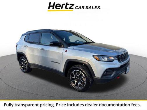 Silver Zynith Metallic Clearcoat 2025 Jeep Compass Trailhawk