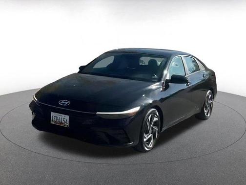 2025 Hyundai ELANTRA SEL