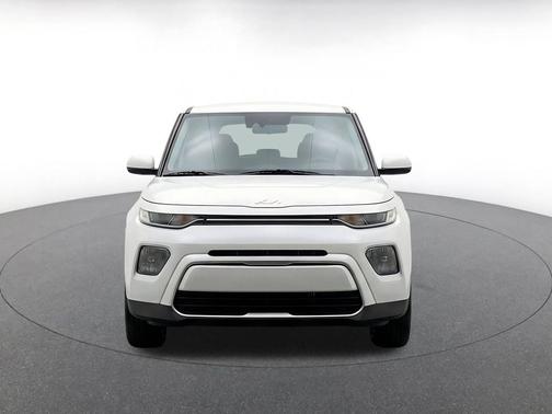 Snow White Pearl 2025 Kia Soul LX