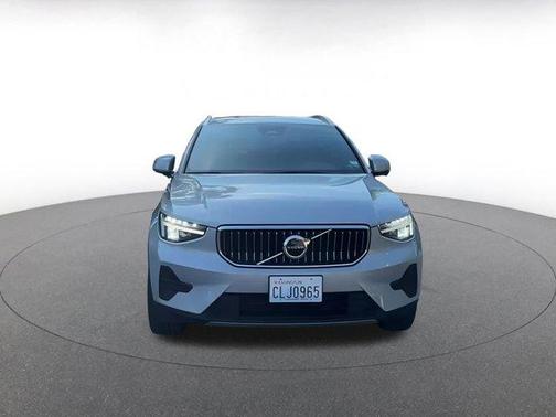 2024 Volvo XC40 CORE