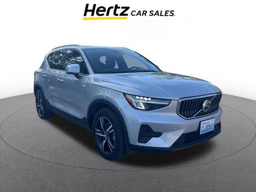 2024 Volvo XC40 CORE