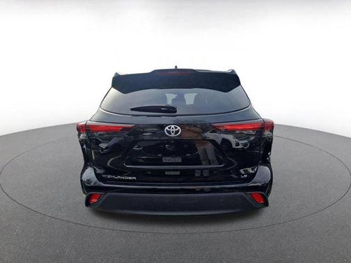 2025 Toyota Highlander LE