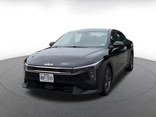 Aurora Black Pearl 2025 Kia K4 LXS