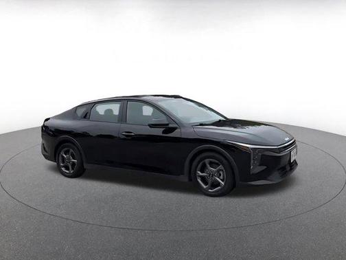 Aurora Black Pearl 2025 Kia K4 LXS