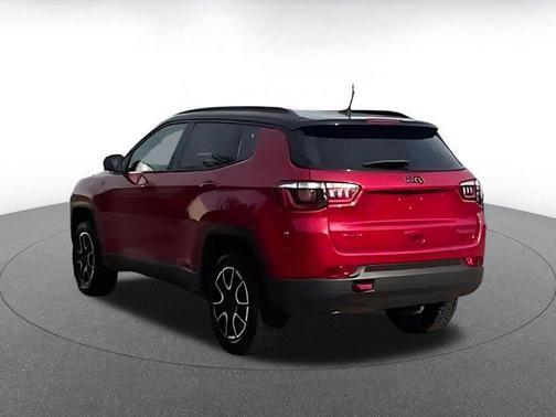 Red Hot Pearlcoat 2025 Jeep Compass Trailhawk