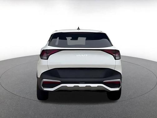 Snow White Pearl 2025 Kia Sportage LX
