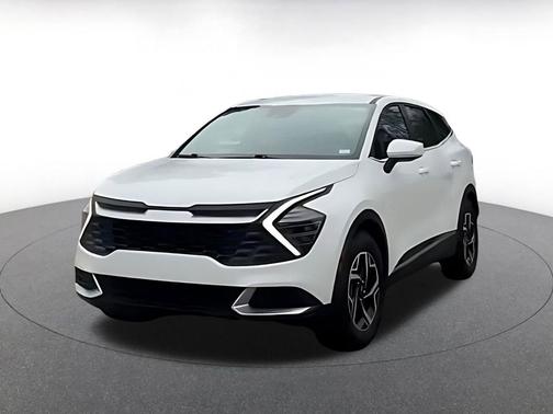 Snow White Pearl 2025 Kia Sportage LX