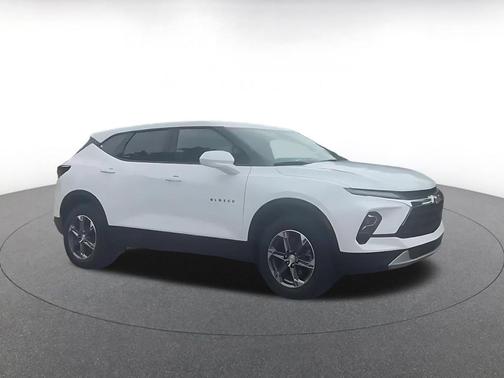 Summit White 2025 Chevrolet Blazer 2LT