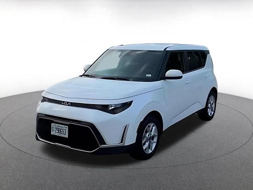 Snow White Pearl 2025 Kia Soul LX