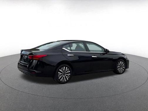 Super Black 2025 Nissan Altima SV FWD