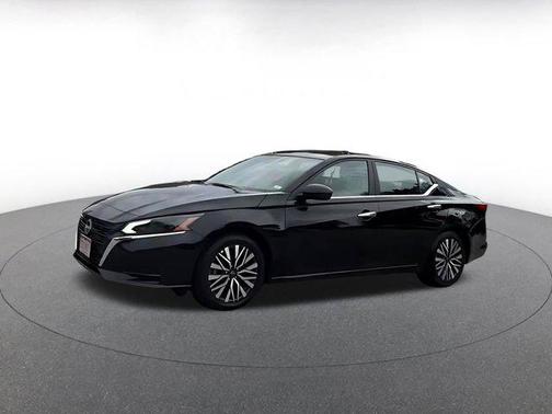 Super Black 2025 Nissan Altima SV FWD