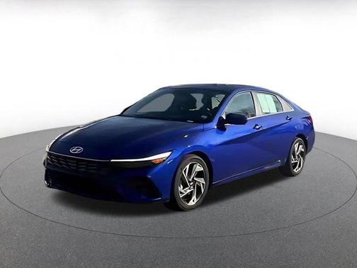 2025 Hyundai ELANTRA SEL