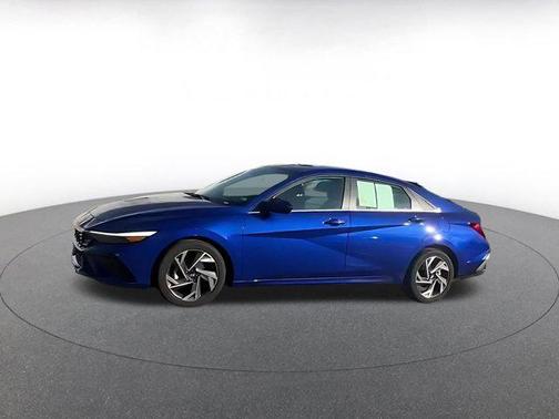 2025 Hyundai ELANTRA SEL