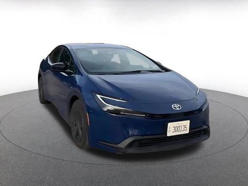 2025 Toyota Prius LE