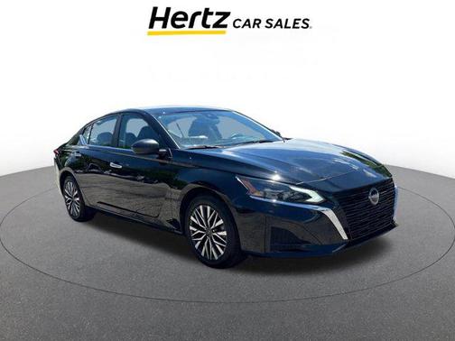 Super Black 2025 Nissan Altima SV FWD