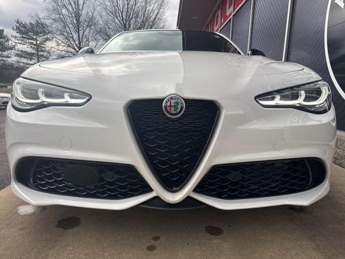 Milano White 2026 Alfa Romeo Giulia Base