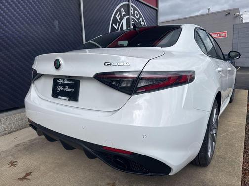 Milano White 2026 Alfa Romeo Giulia Base