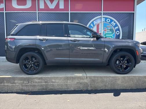2022 Jeep Grand Cherokee Altitude