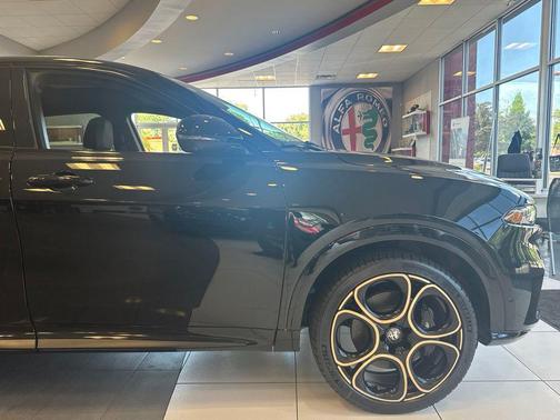 Alfa Black 2025 Alfa Romeo Tonale Intensa EAWD