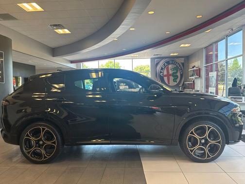 Alfa Black 2025 Alfa Romeo Tonale Intensa EAWD