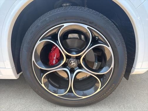 2023 Alfa Romeo Stelvio Veloce AWD