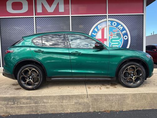 2025 Alfa Romeo Stelvio Sprint AWD