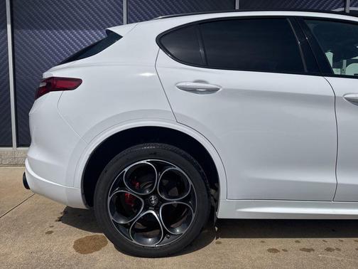 Alfa White 2023 Alfa Romeo Stelvio Veloce AWD