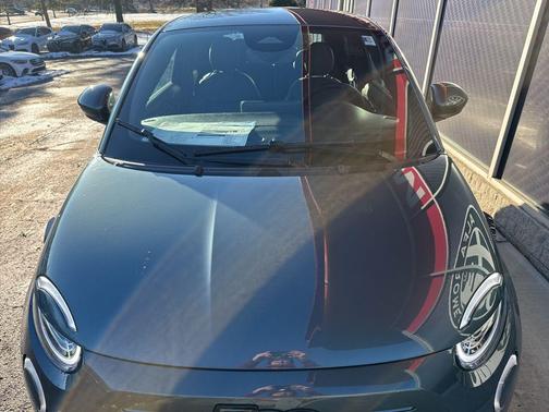 2025 FIAT 500e Giorgio Armani FWD