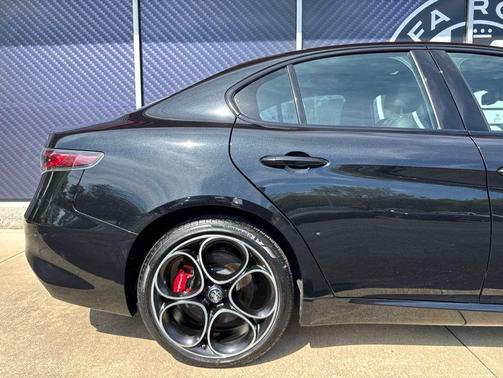 Vulcano Black Metallic 2024 Alfa Romeo Giulia Ti