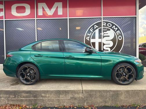 2025 Alfa Romeo Giulia Intensa AWD