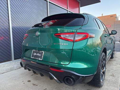 Verde Fangio Metallic 2025 Alfa Romeo Stelvio Sprint AWD