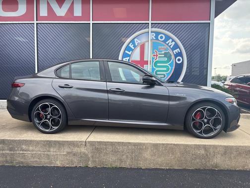 2022 Alfa Romeo Giulia Veloce