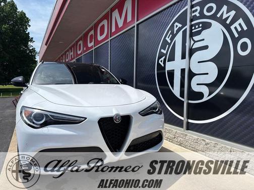 Alfa White 2022 Alfa Romeo Stelvio Ti