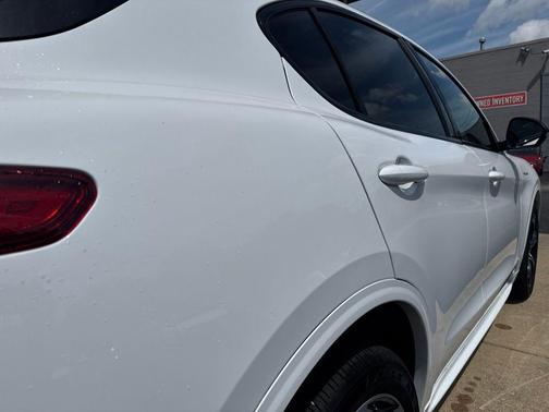 Alfa White 2022 Alfa Romeo Stelvio Ti